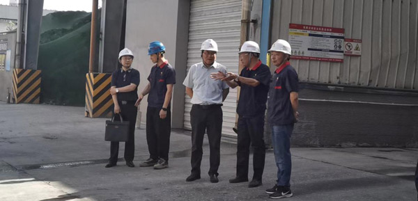 集團(tuán)公司黨委委員、股份公司黨委書記、總經(jīng)理蔣培進(jìn)到建材公司調(diào)...