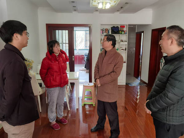 公司黨委開(kāi)展走訪慰問(wèn)工作 公司黨委開(kāi)展走訪慰問(wèn)工作