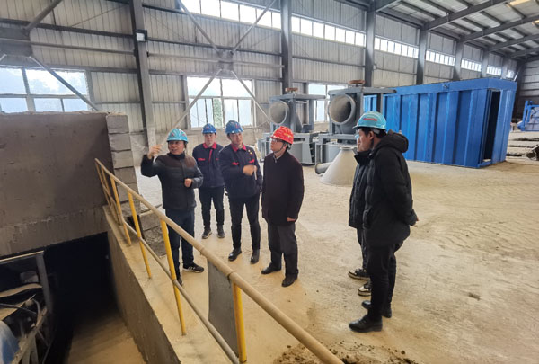 公司黨委書記調(diào)研中試線項目 公司黨委書記調(diào)研中試線項目