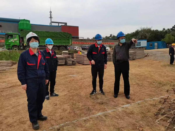 公司總經(jīng)理檢查指導(dǎo)公司產(chǎn)業(yè)升級基地項(xiàng)目建設(shè)工作 公司總經(jīng)理檢查指導(dǎo)公司產(chǎn)業(yè)升級基地項(xiàng)目建設(shè)工作